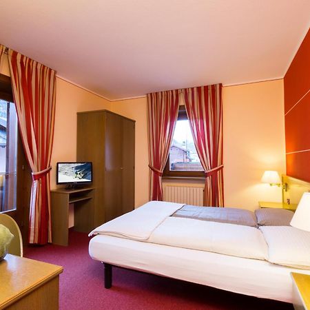 Hotel Krone Лівіньо Екстер'єр фото